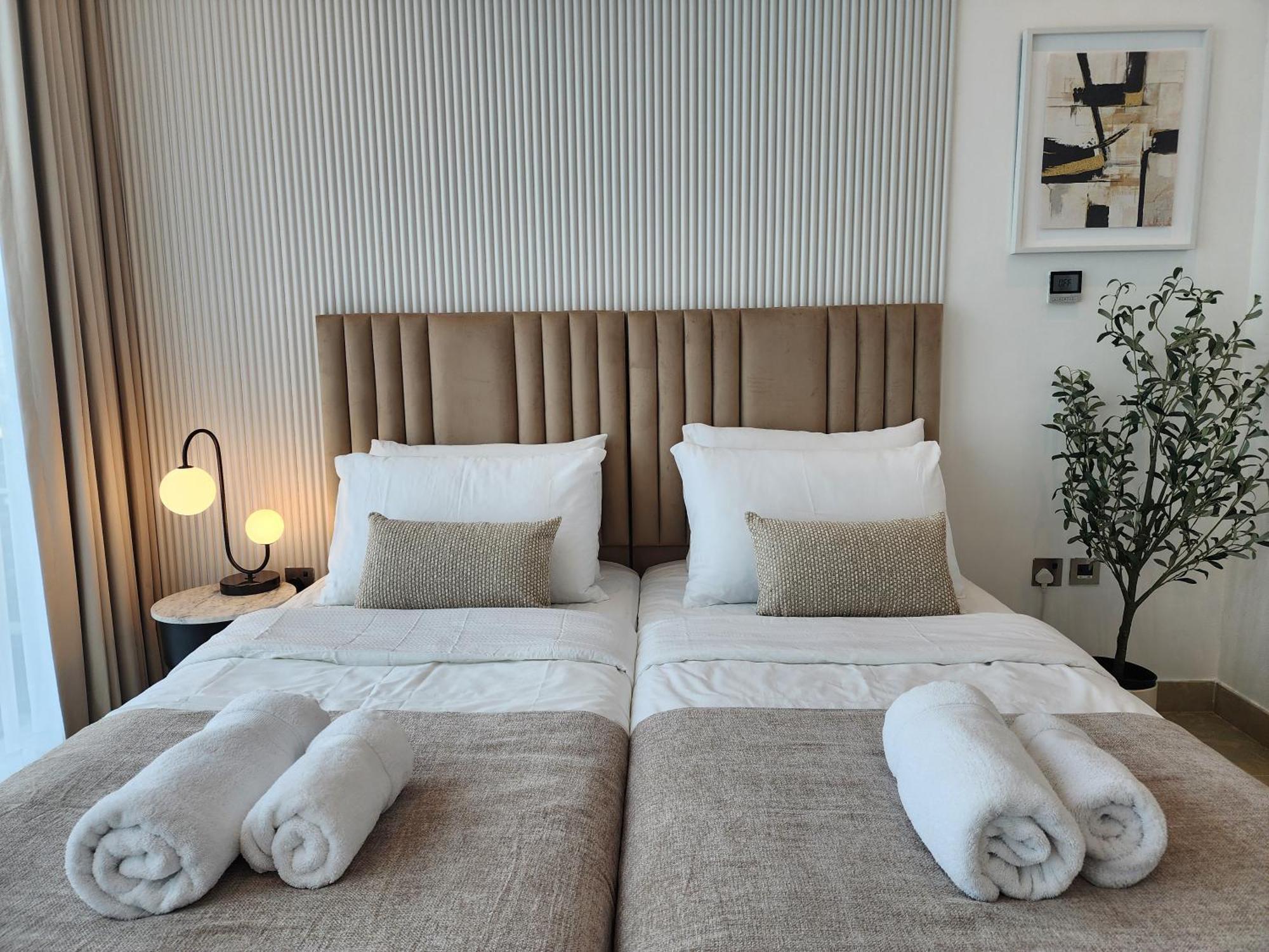 Apartment Solarte - Luxe Marina Gate - Spectacular Pools With Marina Views